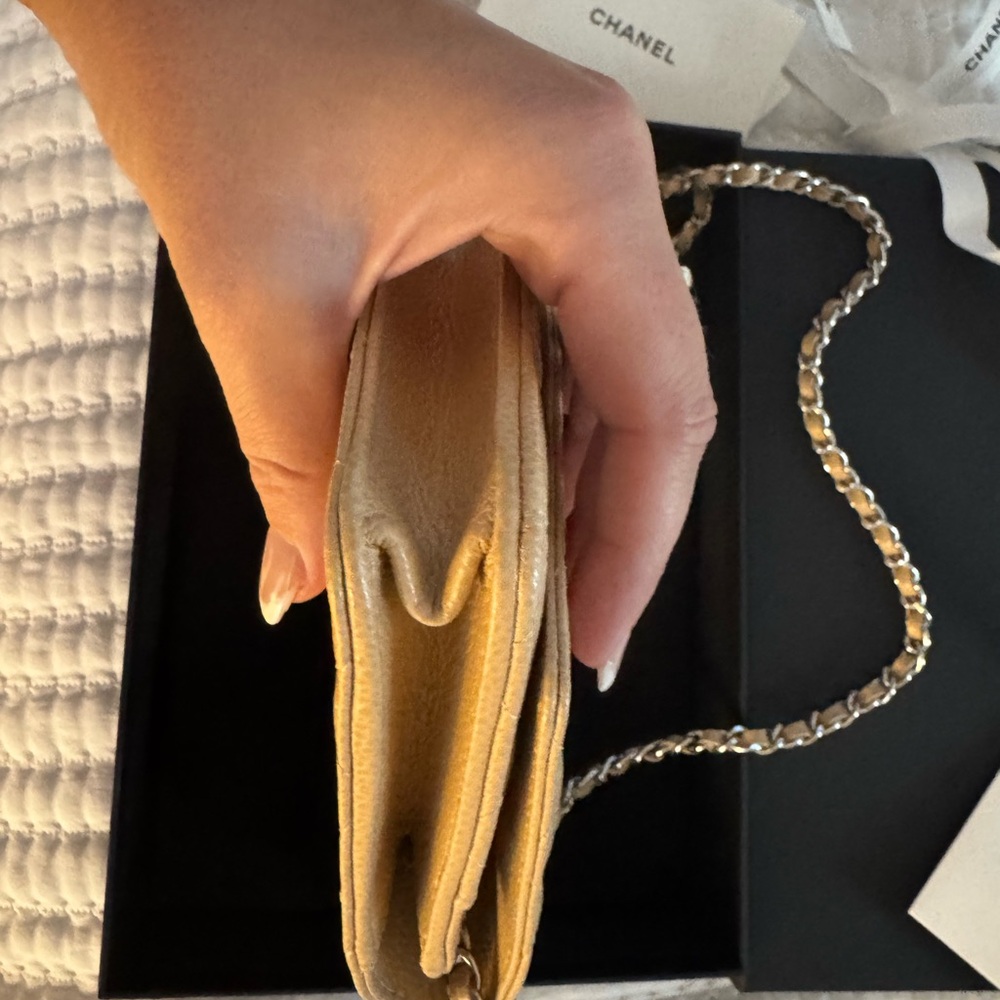 Chanel Beige Quilted Leather Bag like new - Picture 5 of 7